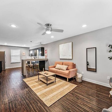 Luxe Condo In City Center Waco Εξωτερικό φωτογραφία