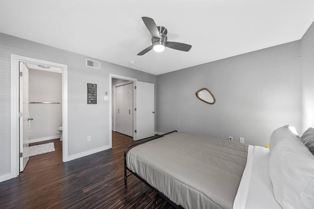 Luxe Condo In City Center Waco Εξωτερικό φωτογραφία